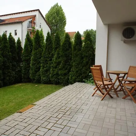 Apartment De Rosa Apartman Siofok