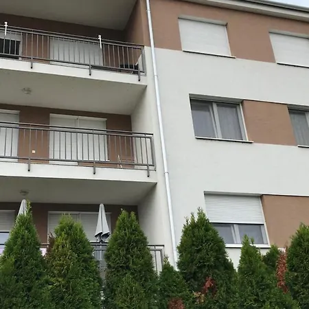 De Rosa Apartman Apartment *